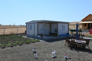 Konteyner Zemin Kaplama Seçenekleri: Parke mi, Seramik mi?